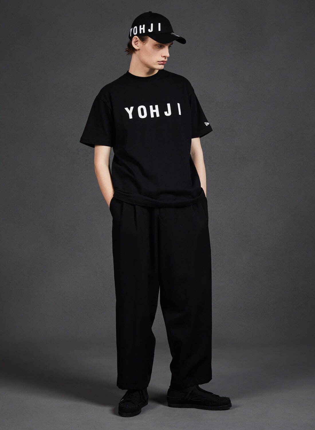 ヨウジヤマモト×ニューエラのコラボキャップやTシャツ、シンプルなブロック体“YOHJI”ロゴ｜写真4