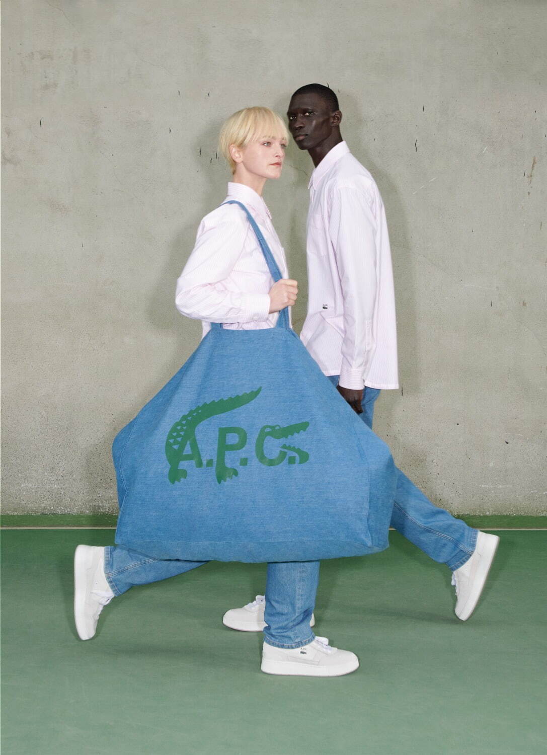 A.P.C. ×LACOSTE“A.P.C. ロゴをワニが囲う”コラボTシャツ＆トートバッグなど｜写真8