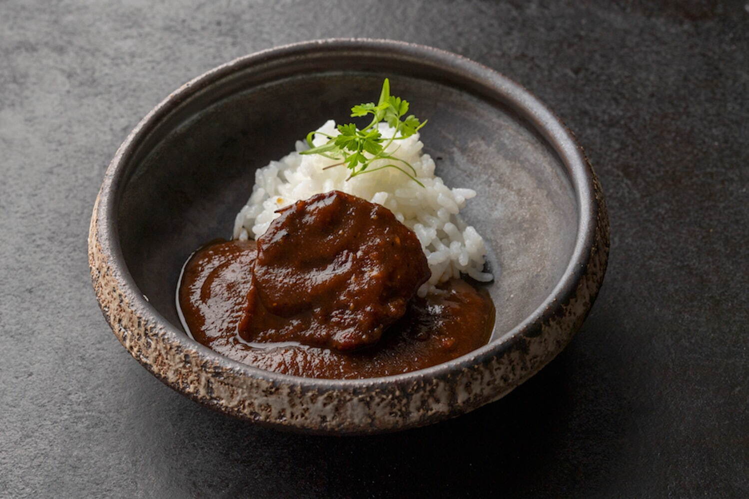 鉄板焼き・焼肉割烹レストラン「本店山科」銀座にオープン、高級焼肉店「銀座山科」の姉妹店｜写真25