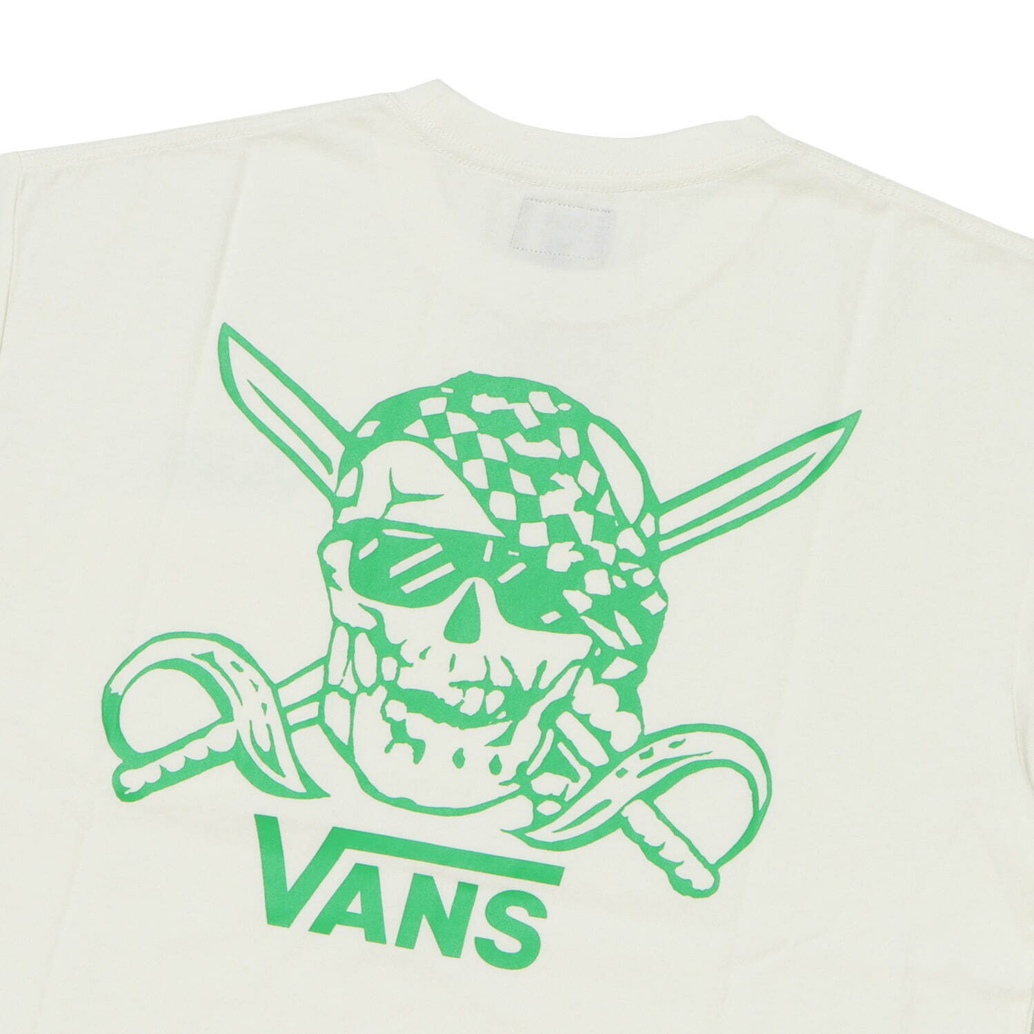 VANS“パイレーツ スカル”プリントの限定Tシャツ＆ヴィンテージ風スウェット｜写真3