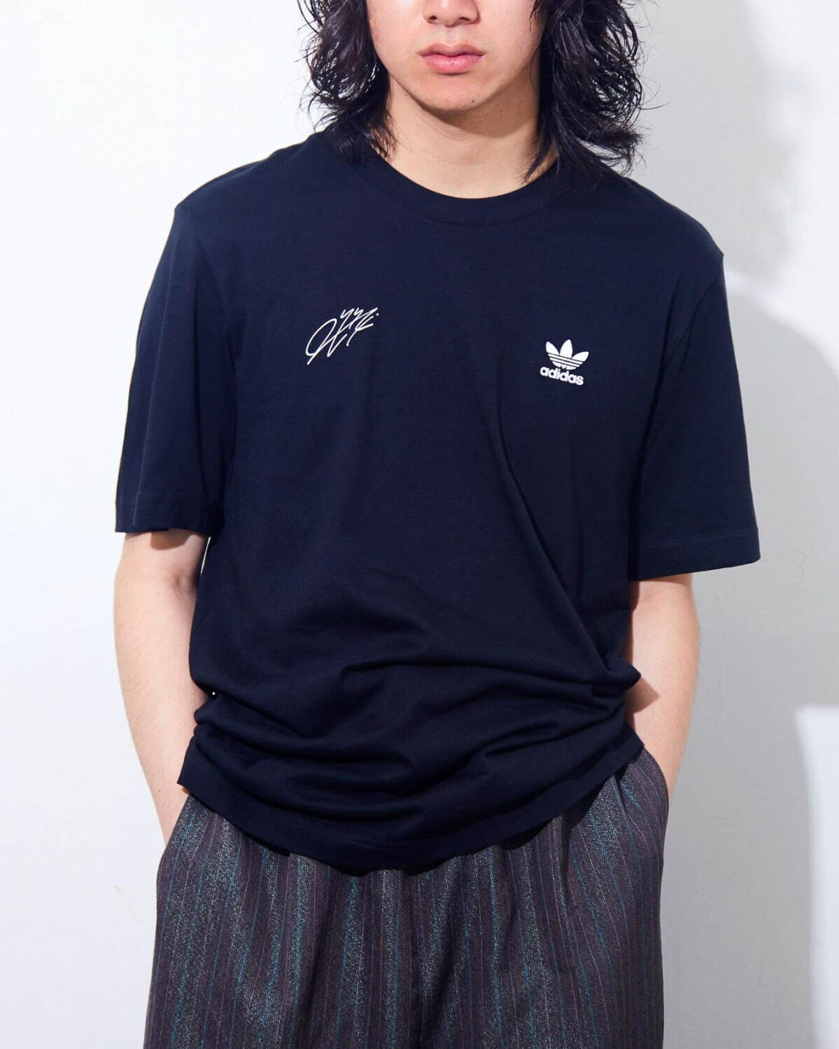 アディダス オリジナルス×鈴木一世、鮮やかな“三つ葉ロゴアート”配した限定Tシャツ＆スウェット｜写真4