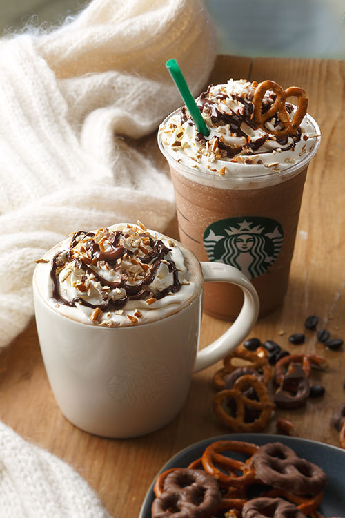 スターバックス(Starbucks Coffee) チョコレート プレッツェル モカ＆フラペチーノ｜写真1