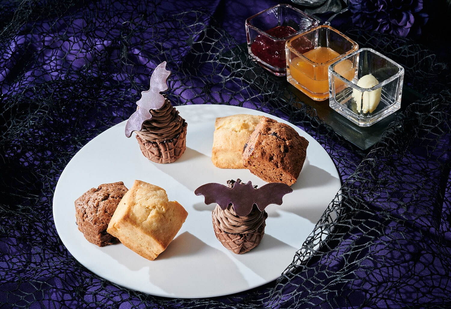 ホテル インターコンチネンタル 東京ベイ「ハロウィンアフタヌーンティー」おばけモンブラン4種食べ比べ｜写真7