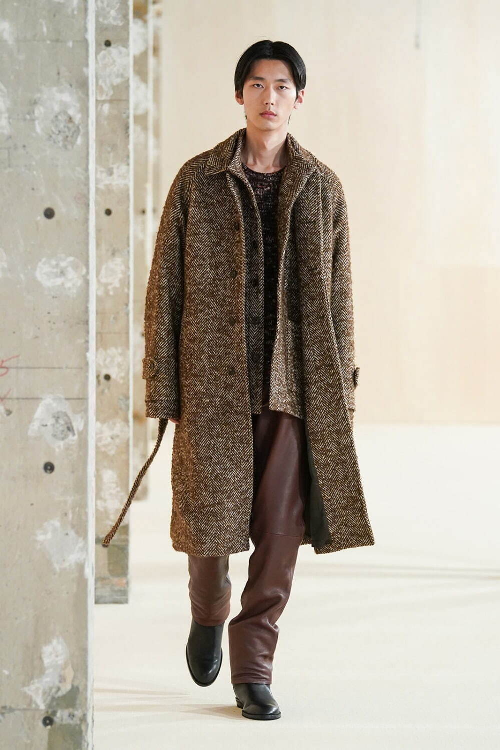 WOOL ALPACA HERRINGBONE TWEED SOUTIEN COLLAR COAT 121,000円、
WOOL ALPACA HERRINGBONE TWEED SHORT BLOUSON 88,000円