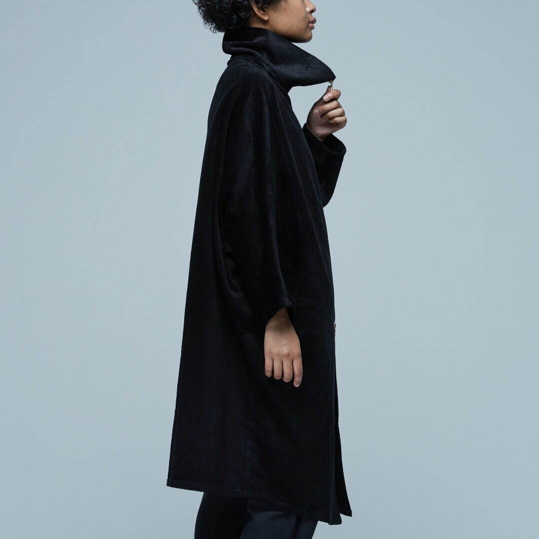 「Matou Coat 8 wale Corduroy」53,900円
「20dt Khadi Gathered Pants」26,400円