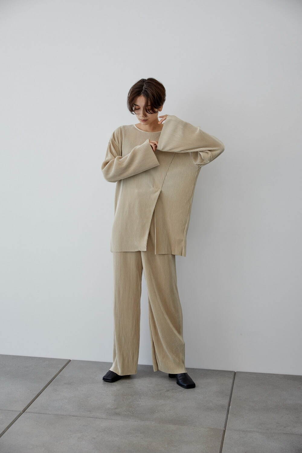 RELAX LOOSE TOPS 19,800円
RELAX LOOSE PANTS 15,400円