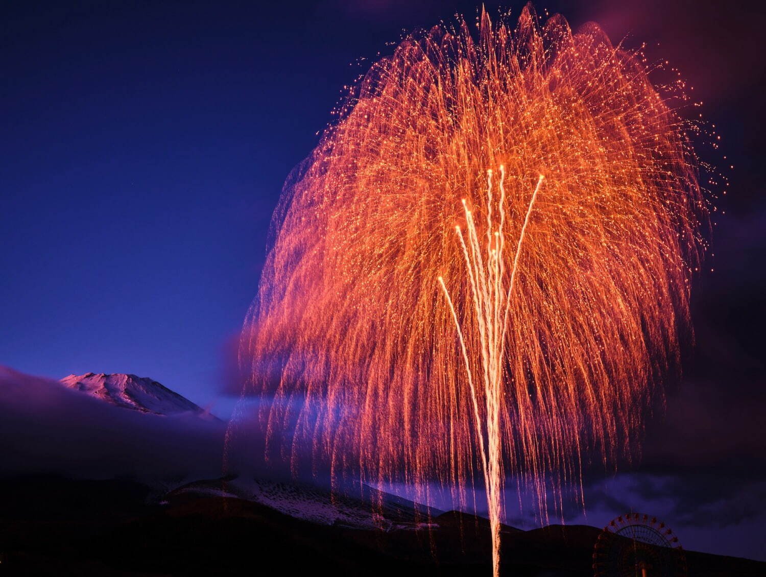 富士山×花火×モータースポーツの“劇場型”花火大会、富士スピードウェイで開催｜写真8