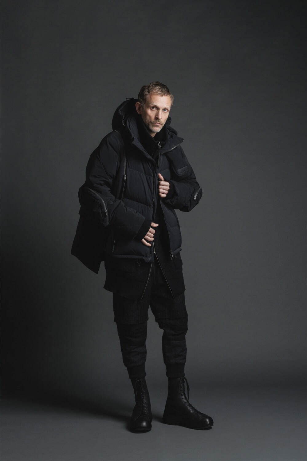 hooded down jacket 143,000円