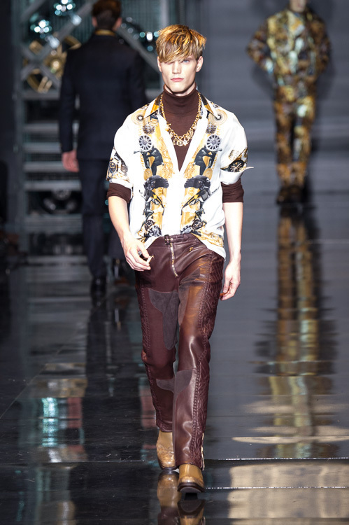 ヴェルサーチェ(VERSACE) 2014-15年秋冬メンズコレクション  - 写真4