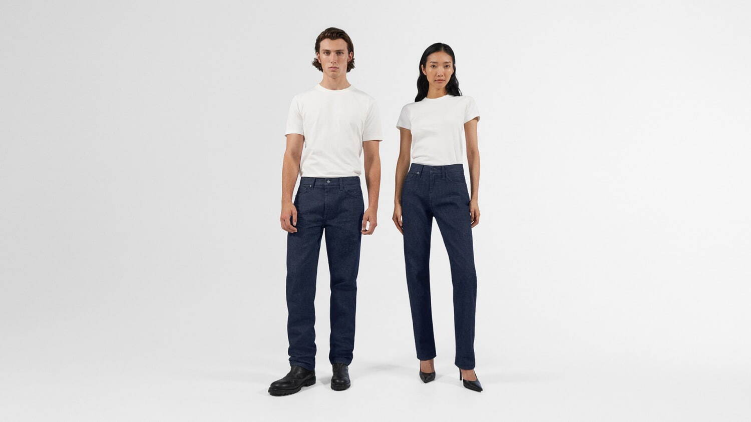 ユニクロ(UNIQLO) クラシックカットジーンズ｜写真1