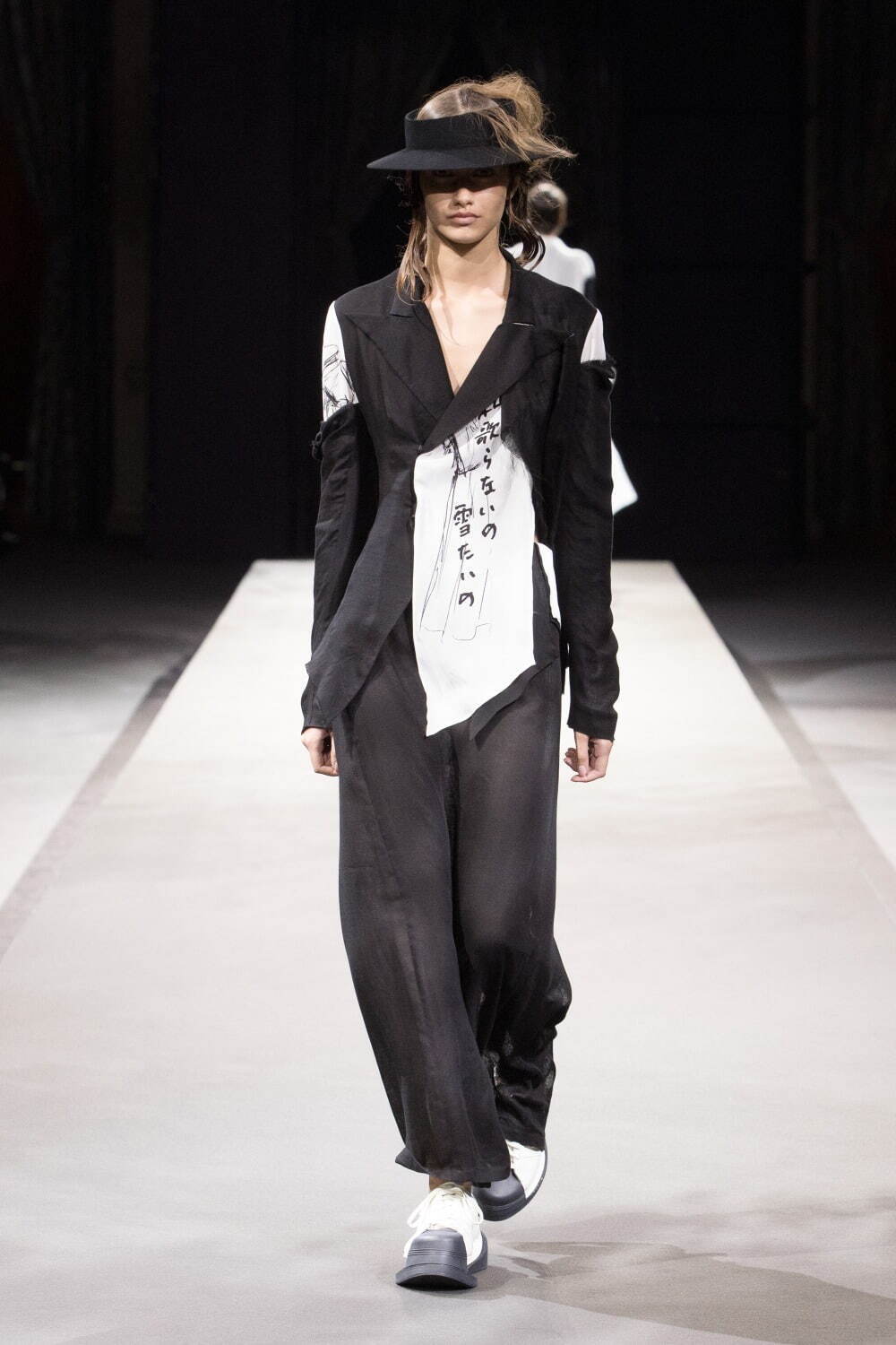 ヨウジヤマモト(Yohji Yamamoto) 2023年春夏ウィメンズコレクション  - 写真14