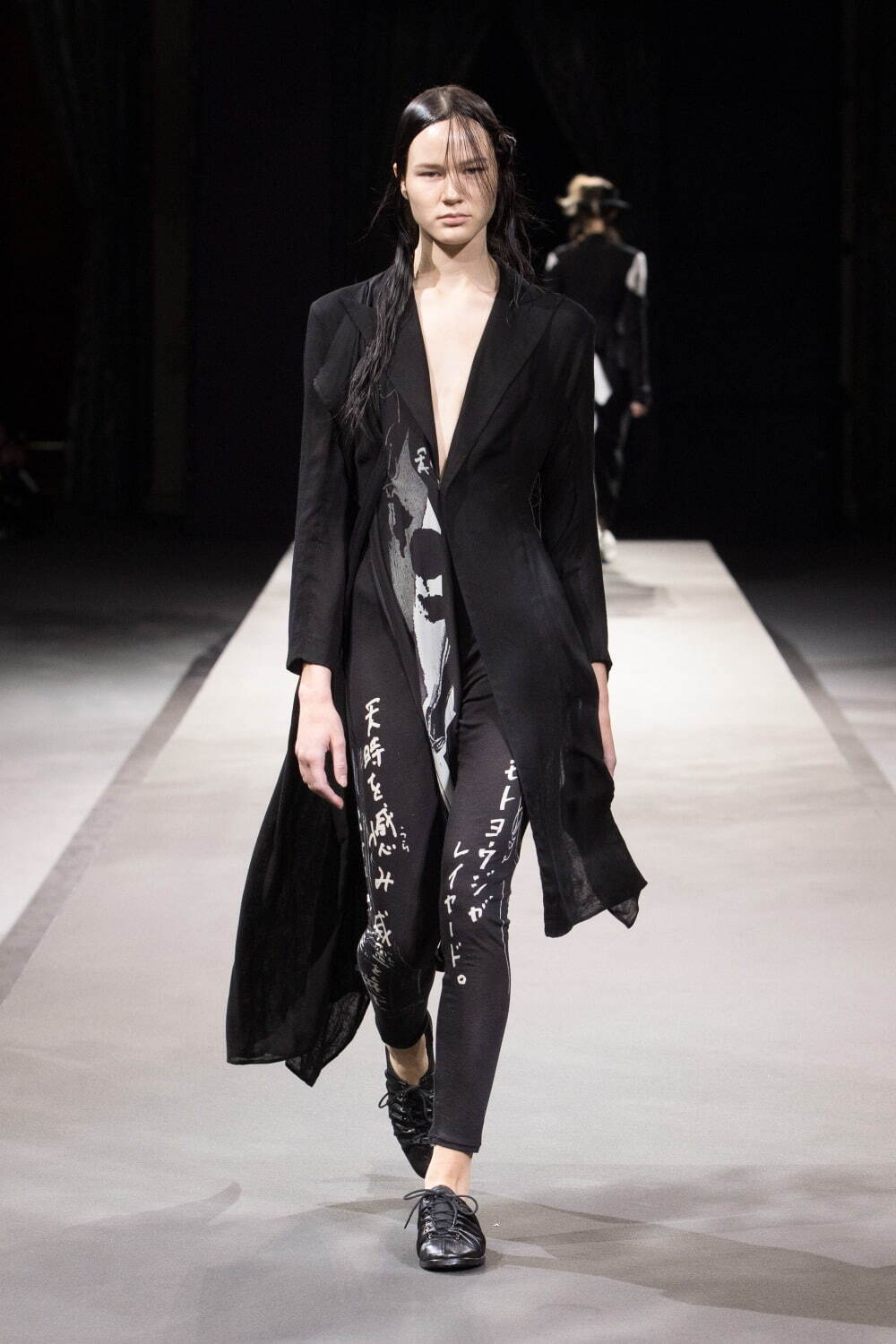 ヨウジヤマモト(Yohji Yamamoto) 2023年春夏ウィメンズコレクション  - 写真15