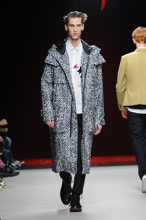 クリスヴァンアッシュ(KRISVANASSCHE) 2014-15年秋冬メンズコレクション  - 写真35