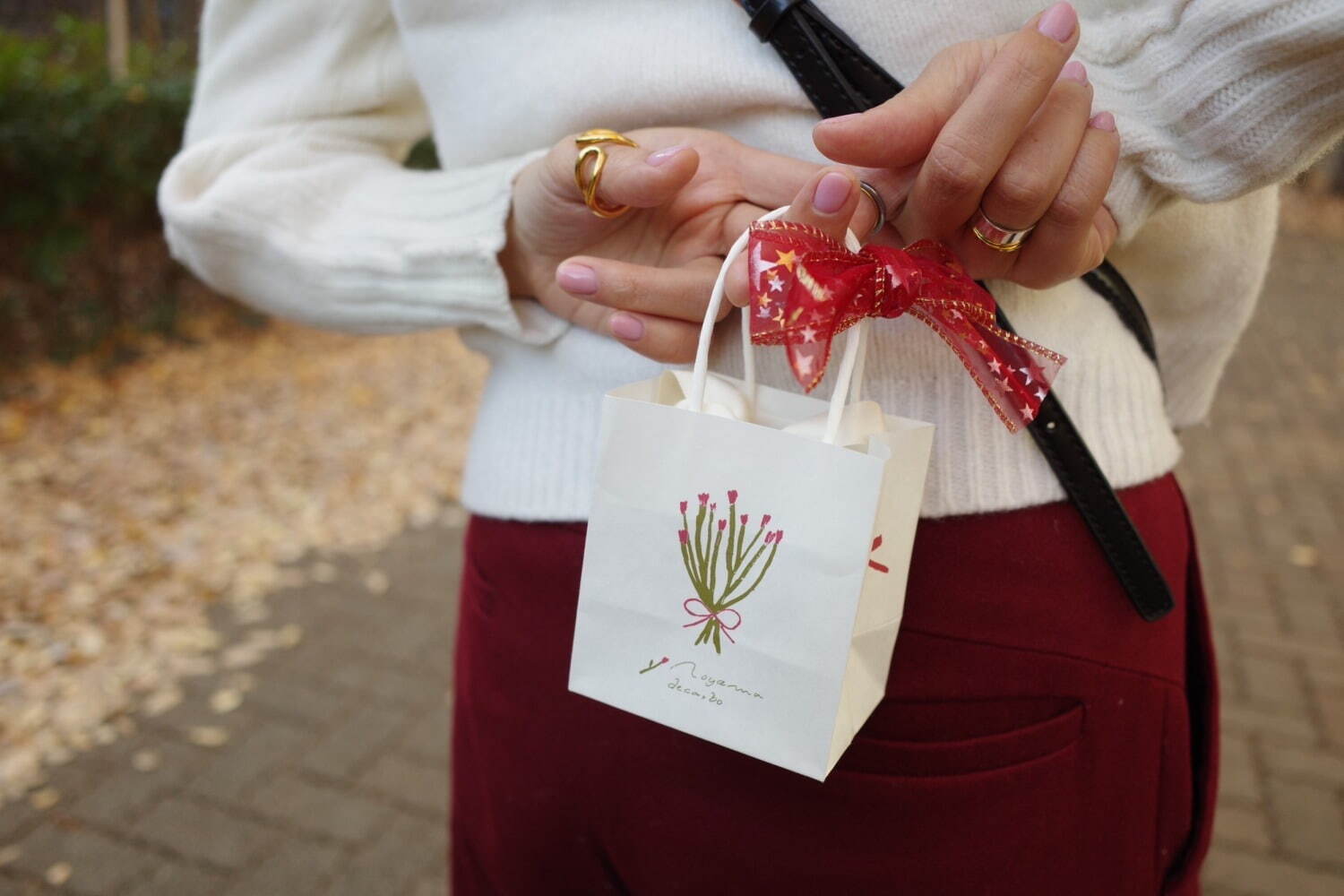 「シャンデリアくま缶」クリスマス限定チョコクランチ、銀座三越の青山デカーボ限定ショップで｜写真5