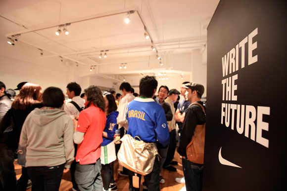 ナイキ(NIKE), ソフネット(SOPHNET.) WRITE THE FUTURE｜写真0