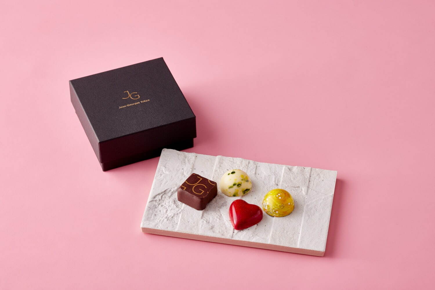 ＜ジャン・ジョルジュ トウキョウ＞「Chocolate Box 2023」2,000円
※販売期間：2月1日(水)〜2月14日(火)
※数量限定：100個