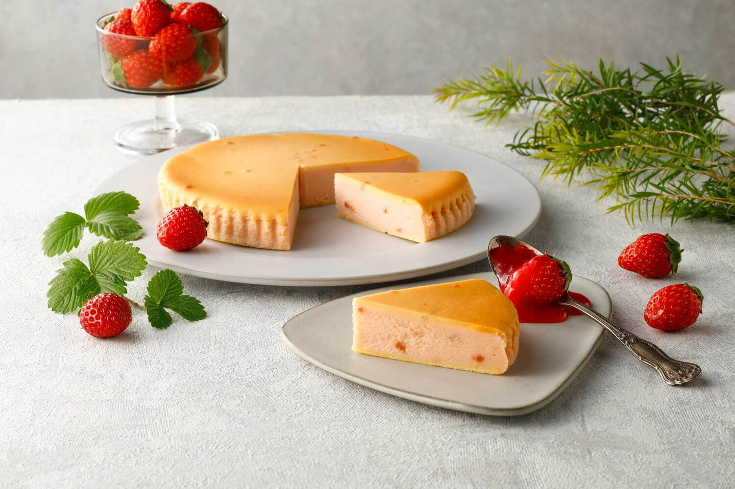 チーズガーデン(CHEESE GARDEN) 御用邸ストロベリーチーズケーキ｜写真1