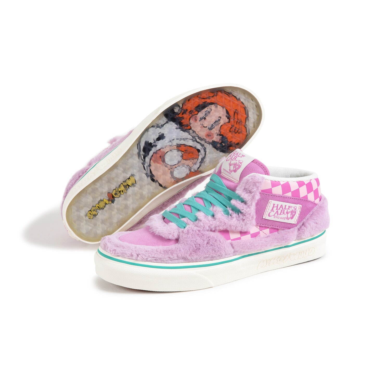 〈VANS〉“うさぎ”モチーフのもこもこ毛並みスニーカー