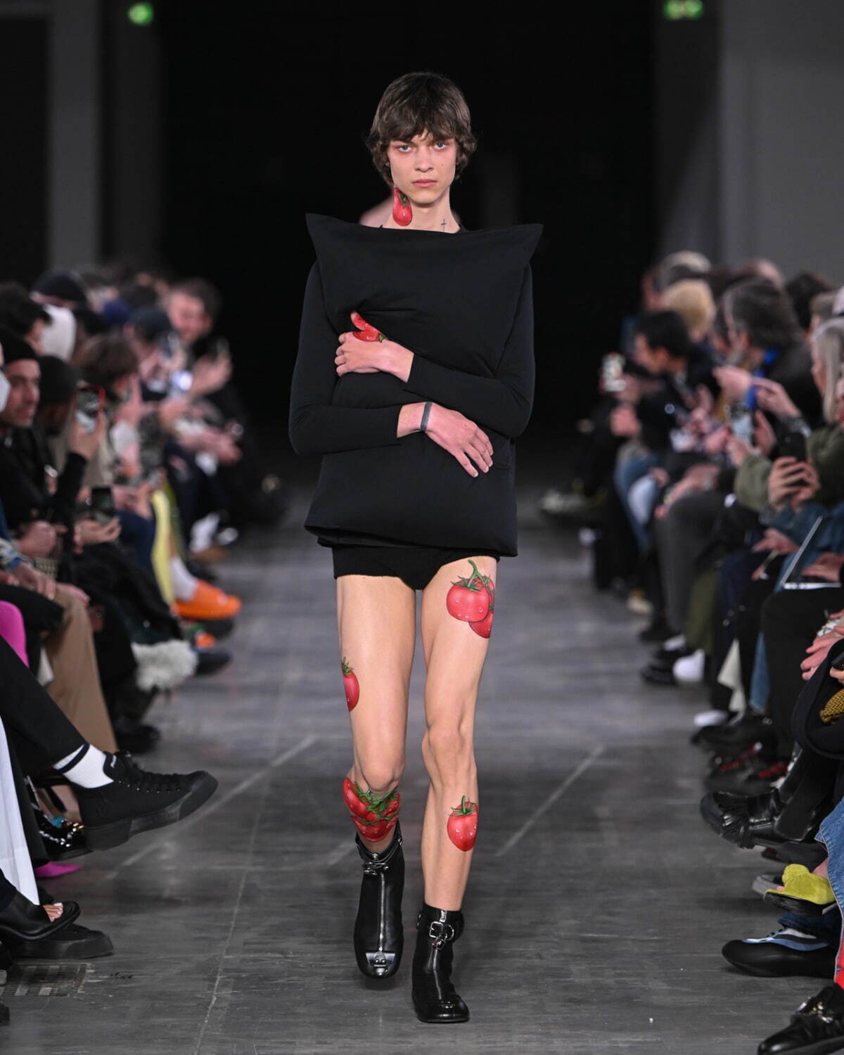 JW アンダーソン(JW Anderson) 2023-24年秋冬ウィメンズ&メンズコレクション  - 写真5