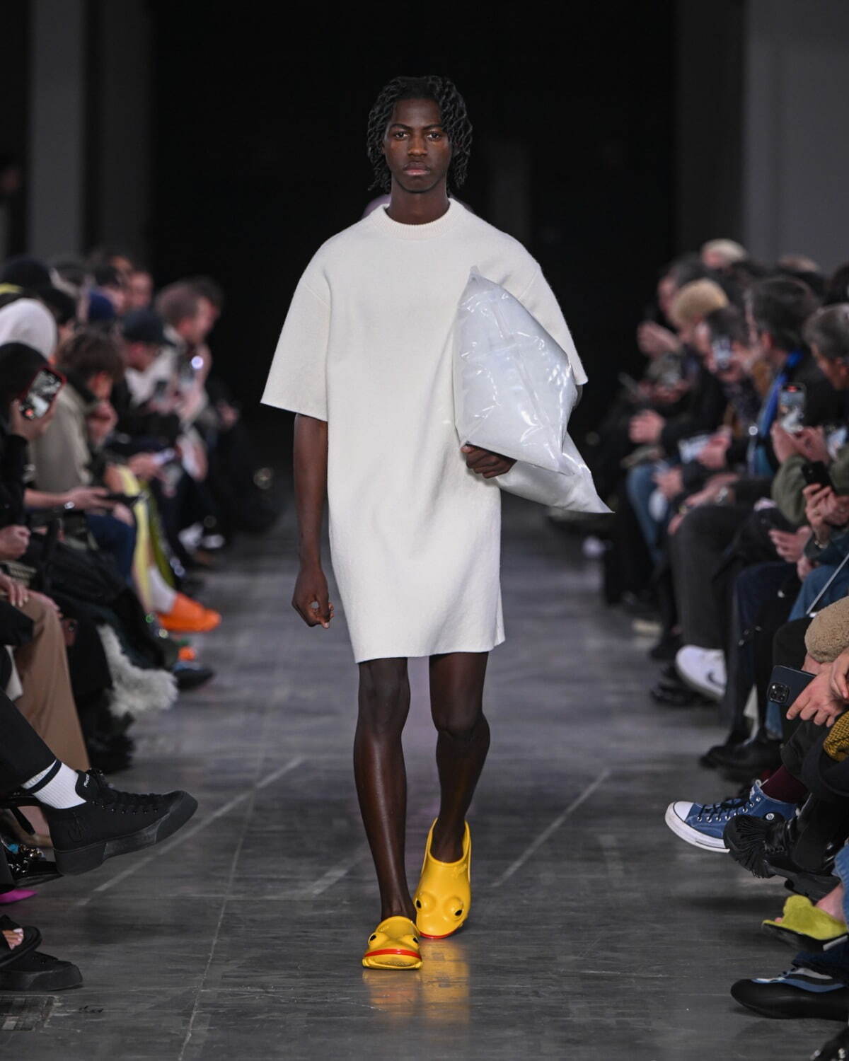 JW アンダーソン(JW Anderson) 2023-24年秋冬ウィメンズ&メンズコレクション  - 写真18