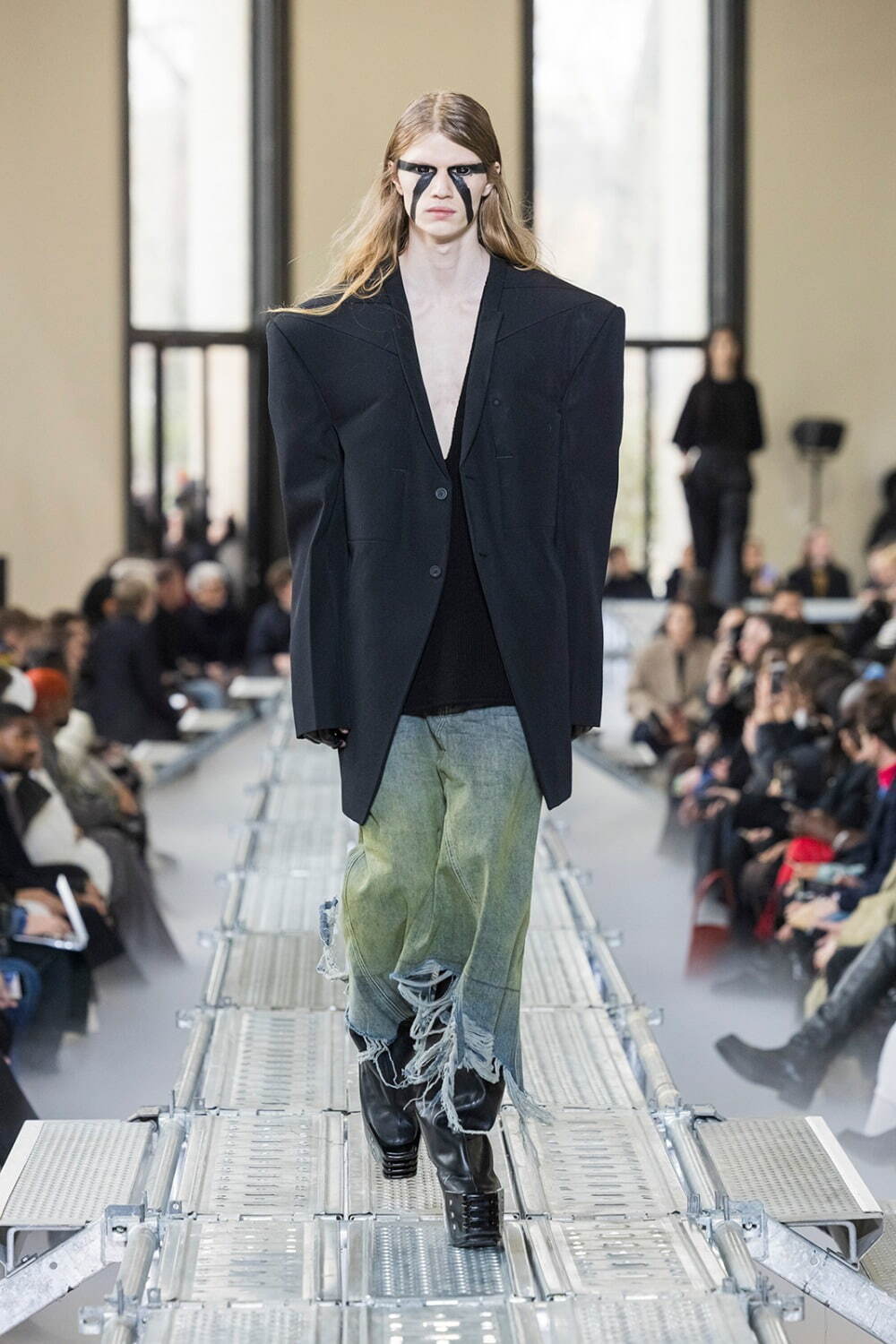 リック・オウエンス(Rick Owens) 2023-24年秋冬メンズコレクション  - 写真33