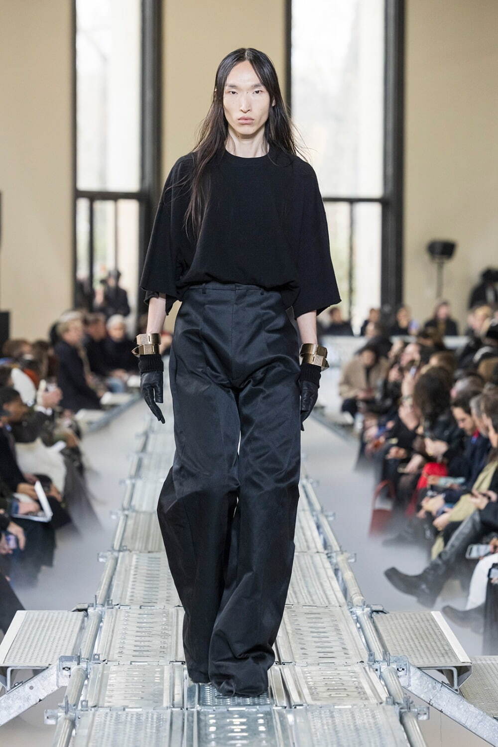 リック・オウエンス(Rick Owens) 2023-24年秋冬メンズコレクション  - 写真35