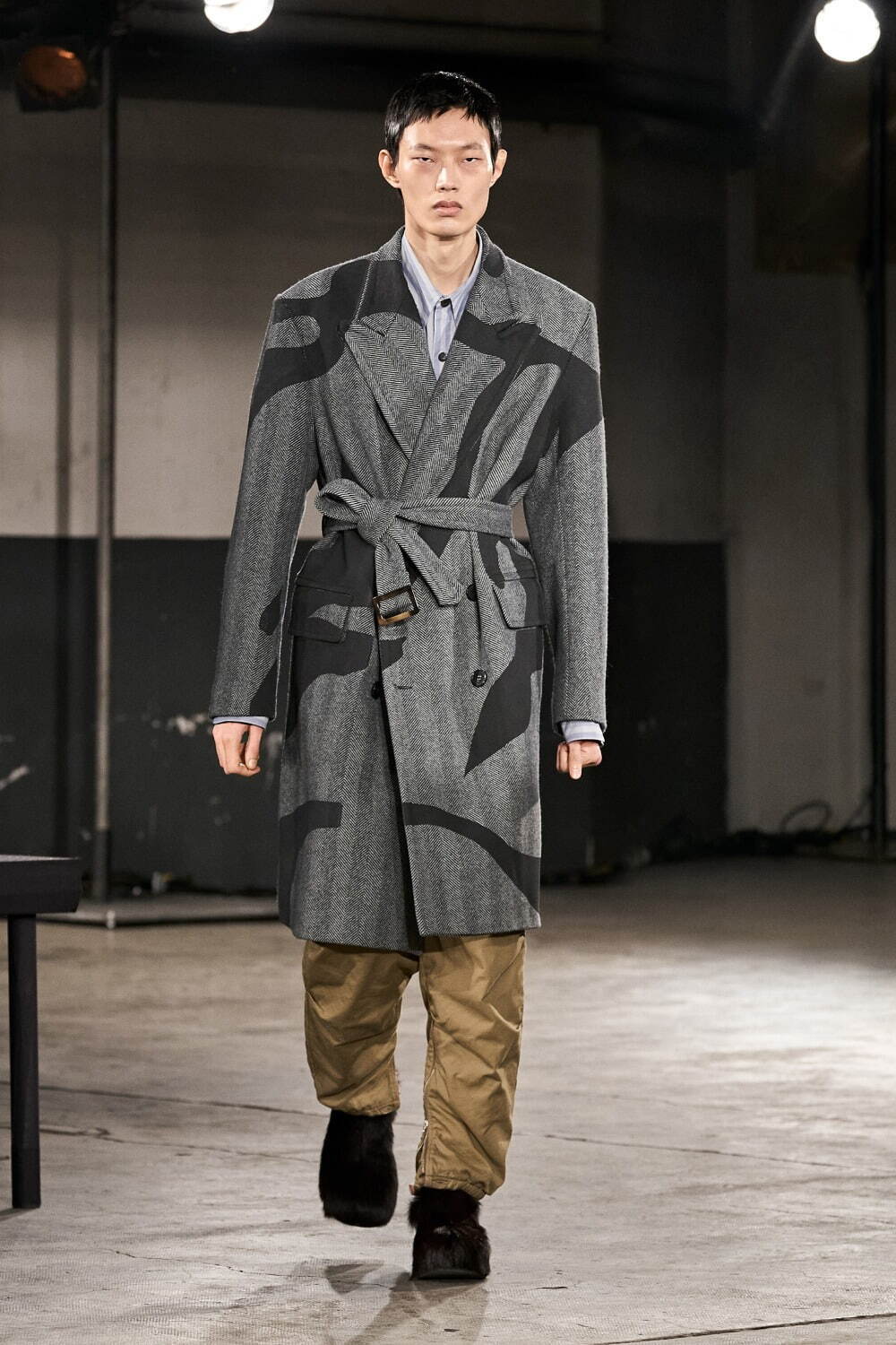 ドリス ヴァン ノッテン(DRIES VAN NOTEN) 2023-24年秋冬メンズコレクション  - 写真6