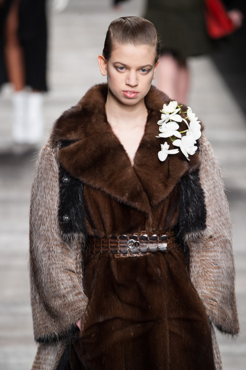 フェンディ(FENDI) 2014-15年秋冬ウィメンズコレクション  - 写真36