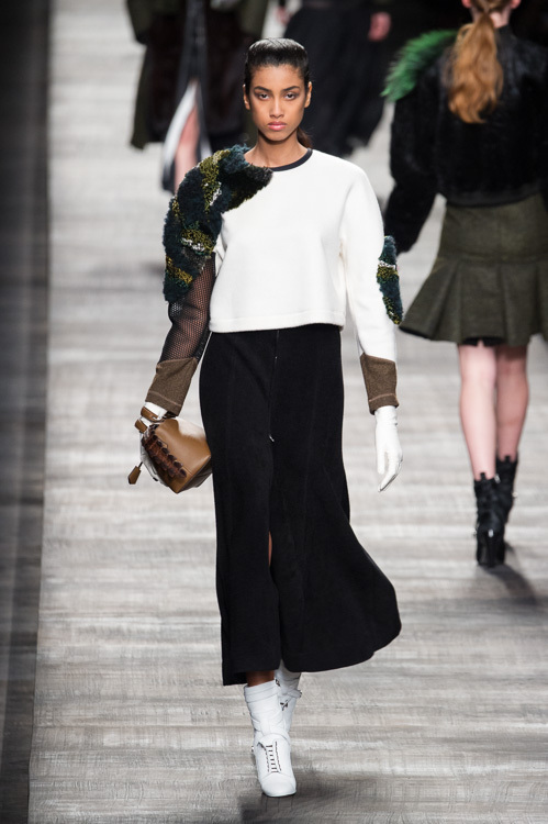 フェンディ(FENDI) 2014-15年秋冬ウィメンズコレクション  - 写真37