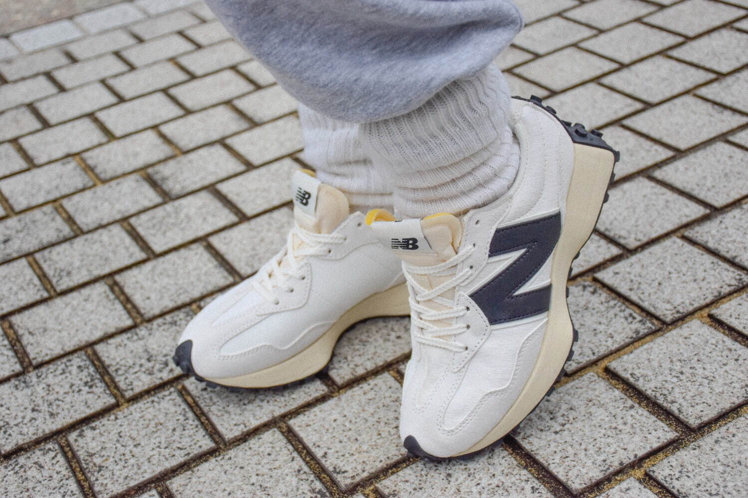 アトモス(atmos), ニューバランス(New Balance) 327｜写真22