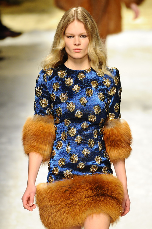 ブルマリン(Blumarine) 2014-15年秋冬ウィメンズコレクション  - 写真27