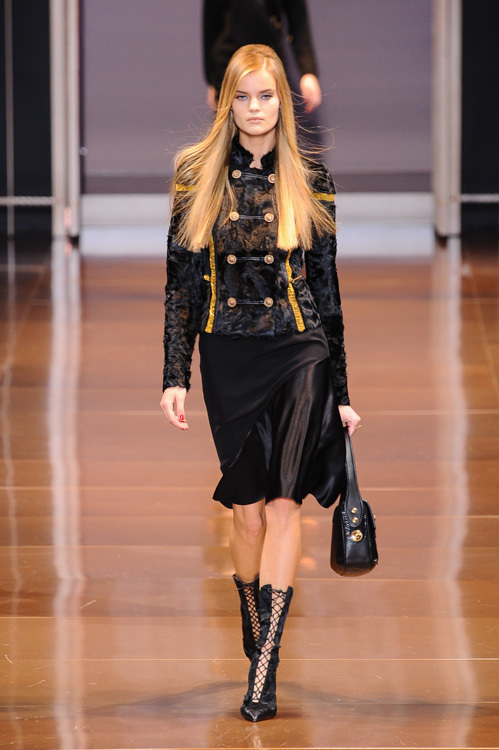 ヴェルサーチェ(VERSACE) 2014-15年秋冬ウィメンズコレクション  - 写真25