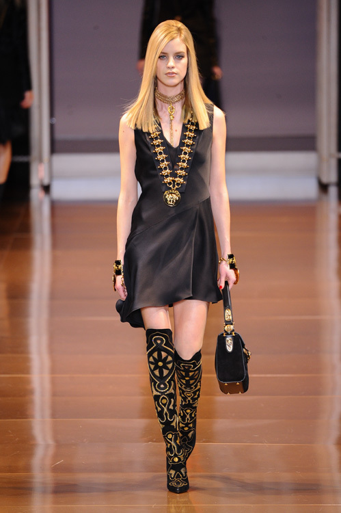 ヴェルサーチェ(VERSACE) 2014-15年秋冬ウィメンズコレクション  - 写真29