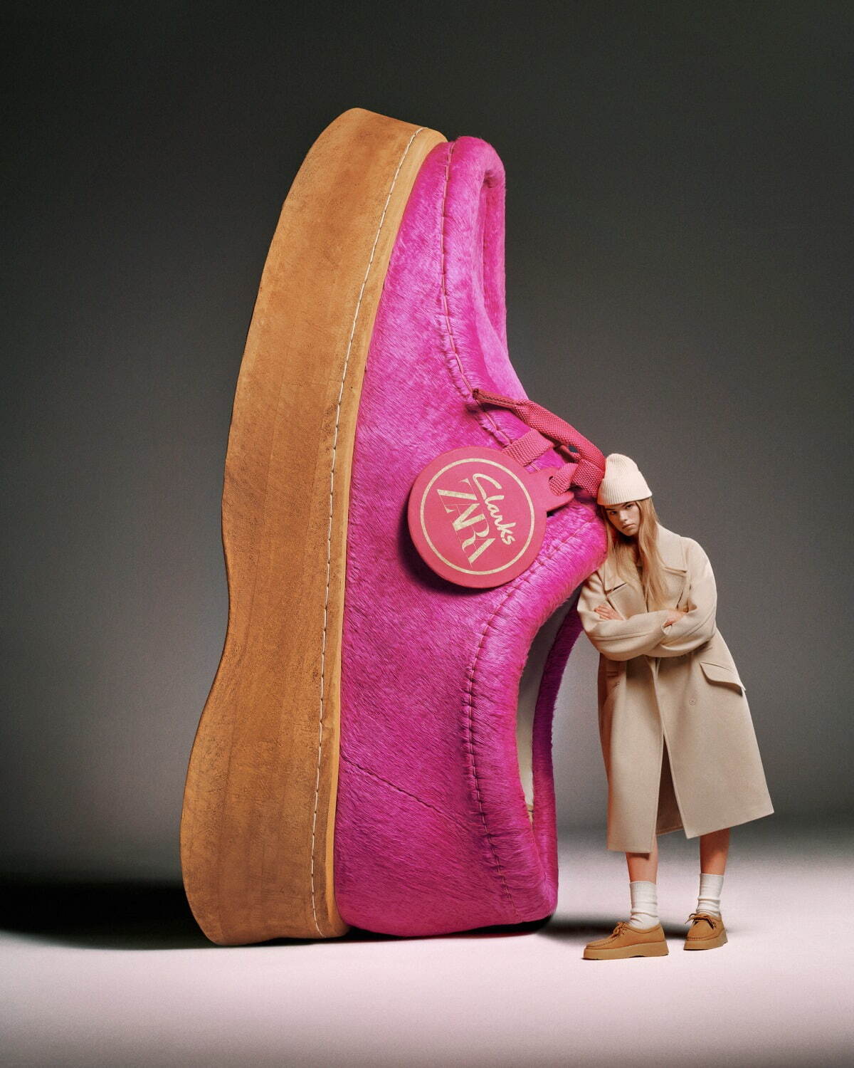 ザラ(ZARA), クラークス(Clarks) ワラビー｜写真22