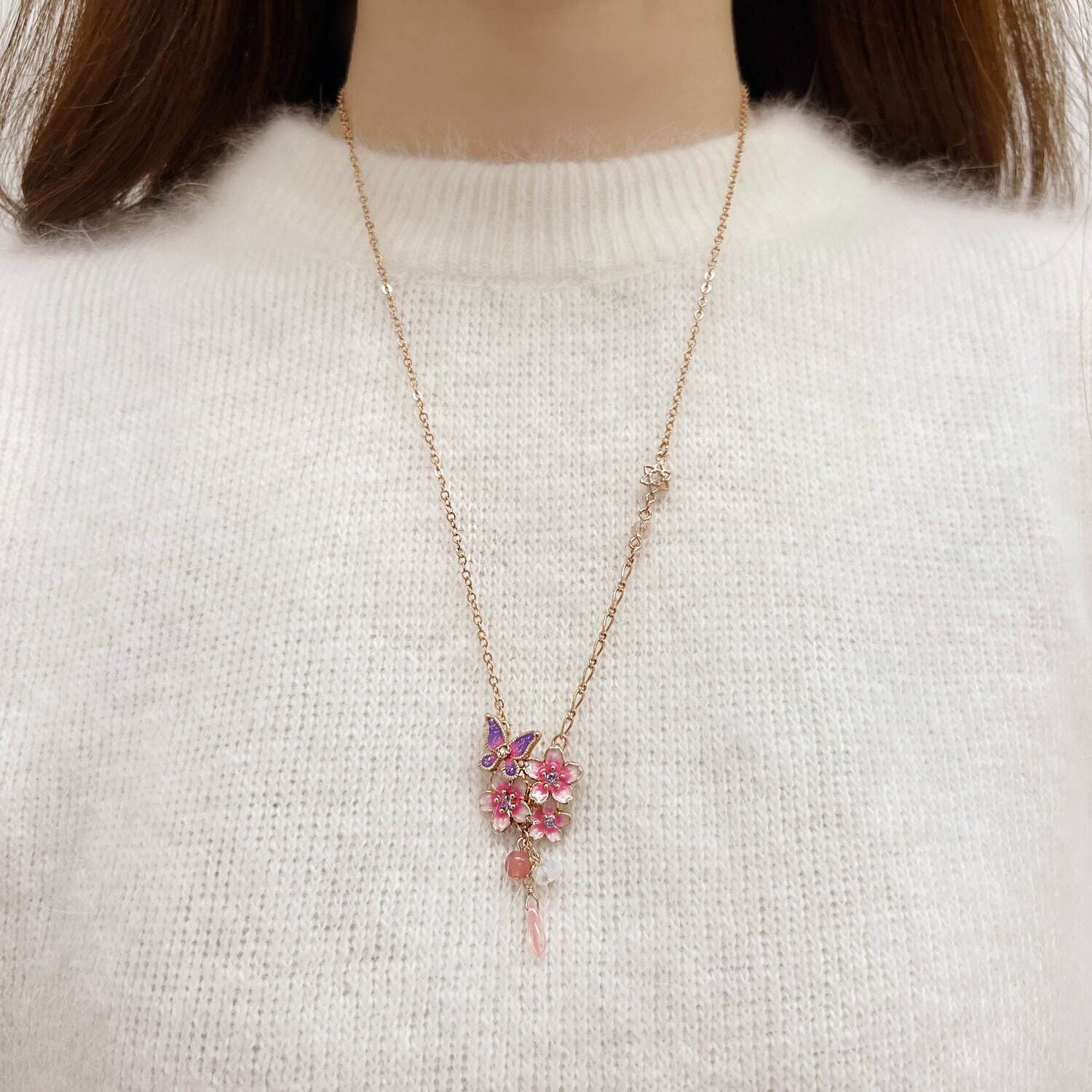 アナ スイ“桜×蝶”モチーフの新作ネックレス＆ピアス、華やかな桜の花びらやピンク色のガラス｜写真17