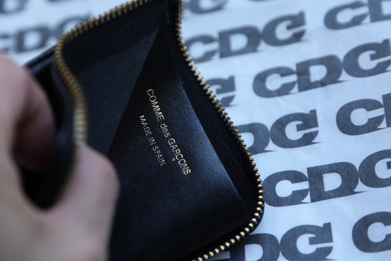 Wallet COMME des GARCONS Classic Leather L字型ZIP財布SA3100"発売 - 画像4枚目