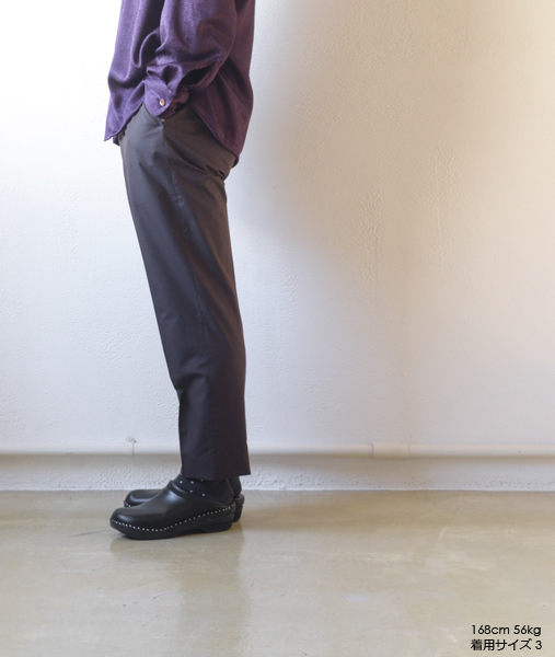 FINX SILK CHAMBRAY SLACKS - Brown Chambray【AURALEE】 - 画像4枚目