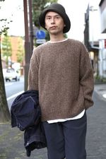 YOKE 3G BACK ZIP RIB CREW NECK BEIGEスタイル 2