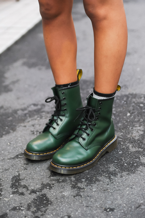 トーマス ノエル アンナさん - 古着(ユーズド)(USED)、ドクターマーチン(Dr. Martens)｜原宿ストリートスナップ - 写真4