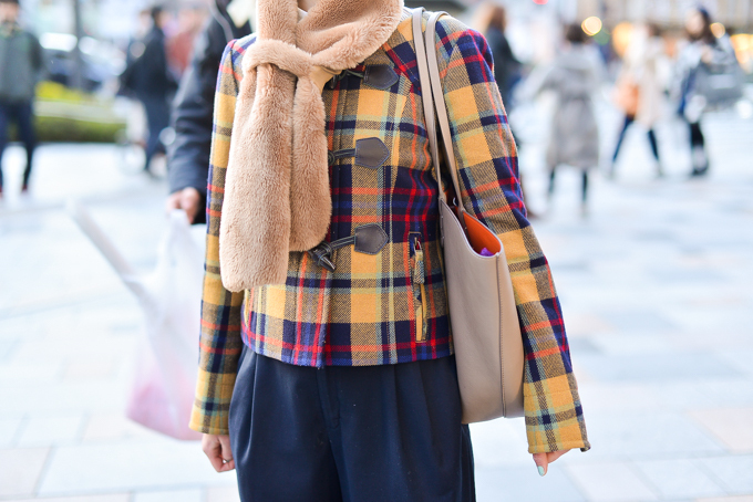 菊池 知子さん - バーバリー(BURBERRY)、ジーヴィージーヴィー(G.V.G.V.)｜原宿ストリートスナップ - 写真3