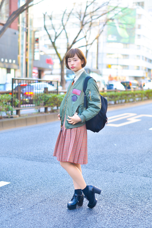 植村 麻由さん - トーガ(TOGA)、ユニクロ(UNIQLO)｜原宿ストリートスナップ - 写真1