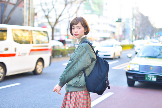 植村 麻由さん - トーガ(TOGA)、ユニクロ(UNIQLO)｜原宿ストリートスナップ - 写真7