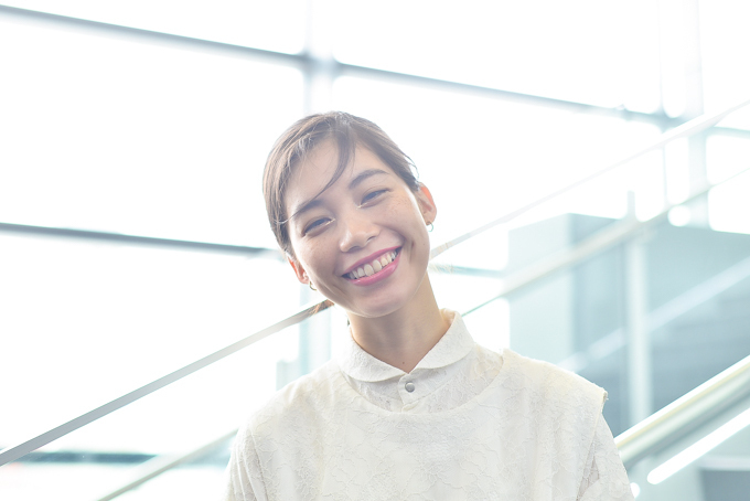 宮本 彩菜さん - トッズ(TOD'S)｜渋谷ストリートスナップ - 写真6