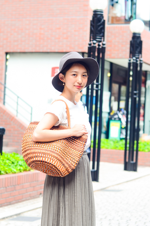 内山 裕美さん - 無印良品(MUJI)、スティーブン アラン(Steven Alan)｜青山・表参道ストリートスナップ - 写真2