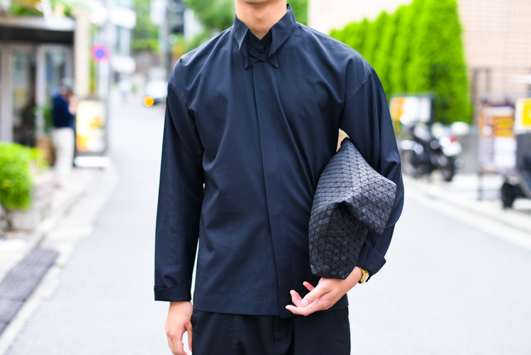 萩谷 直人さん - イッセイ ミヤケ(ISSEY MIYAKE)、コム デ ギャルソン(COMME des GARÇONS)｜原宿ストリートスナップ - 写真10