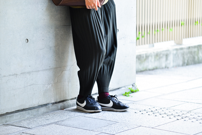 田中 遥さん - オム プリッセ イッセイ ミヤケ(HOMME PLISSÉ ISSEY MIYAKE)、ナイキ(NIKE)｜青山・表参道ストリートスナップ - 写真5