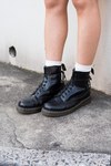 福山 美佑さん - コム デ ギャルソン(COMME des GARÇONS)、ドクターマーチン(Dr. Martens)｜原宿ストリートスナップ7