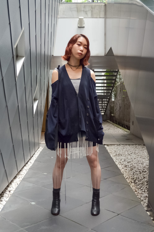 尾又 絵里奈さん - メゾン マルジェラ(Maison Margiela)、エイチ＆エム(H&M)｜原宿ストリートスナップ - 写真2