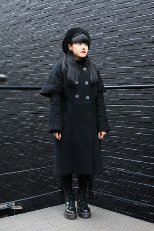 真由子さん - パメオポーズ(PAMEO POSE)、ドクターマーチン(Dr. Martens)｜原宿ストリートスナップ - 写真1