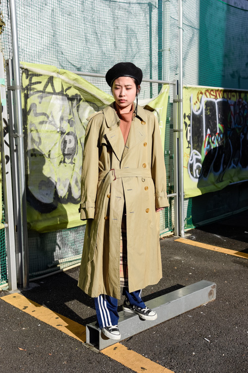 長谷川 瑛美さん - ヴィンテージ(vintage)、コンバース(CONVERSE)｜原宿ストリートスナップ - 写真1